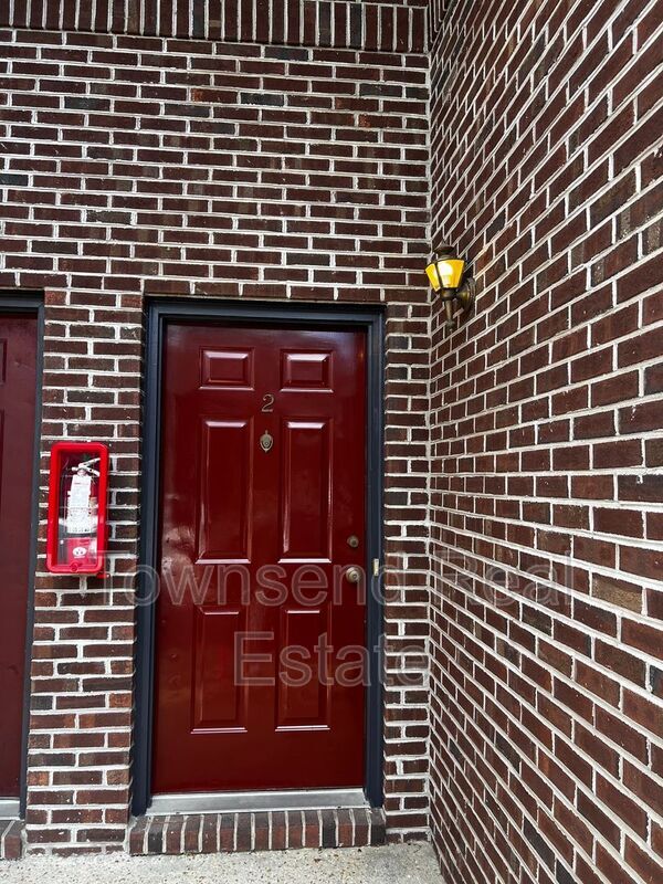 Building Photo - 1016 Ancestry Dr