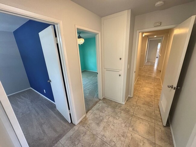 Building Photo - Spacious East Ventura 4 Bedroom Home – Sin...