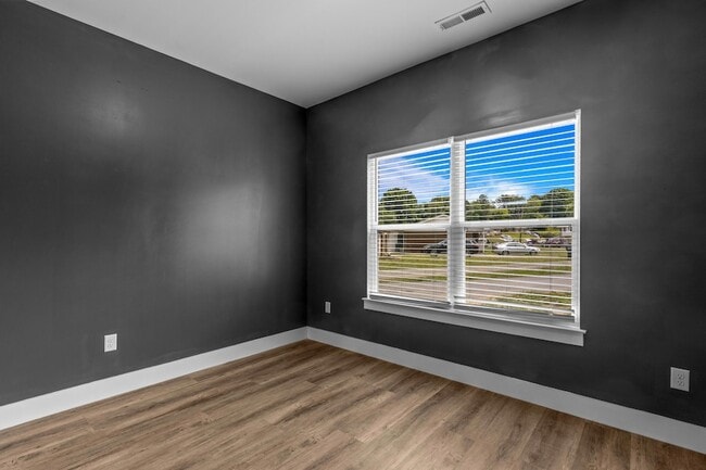 Building Photo - 4718 Metro Park Ln