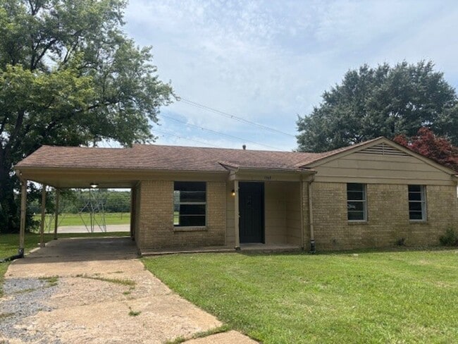 Primary Photo - ****JUST REDUCED****1969 Dorchester Drive ...
