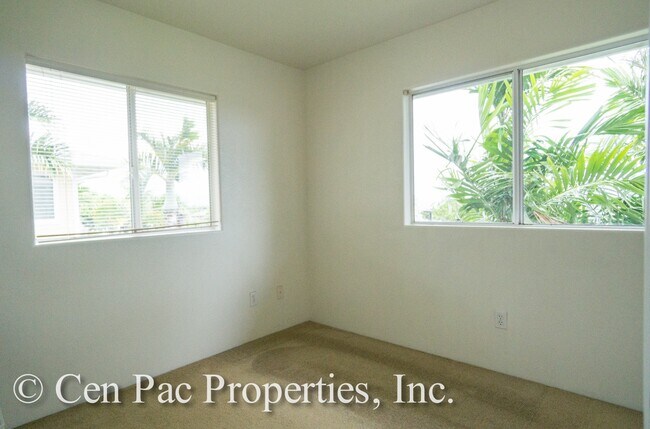 Building Photo - 2 Bed/2 Bath/ 2 Parking Stalls - Close to Waikele Shopping Center and Bus Line