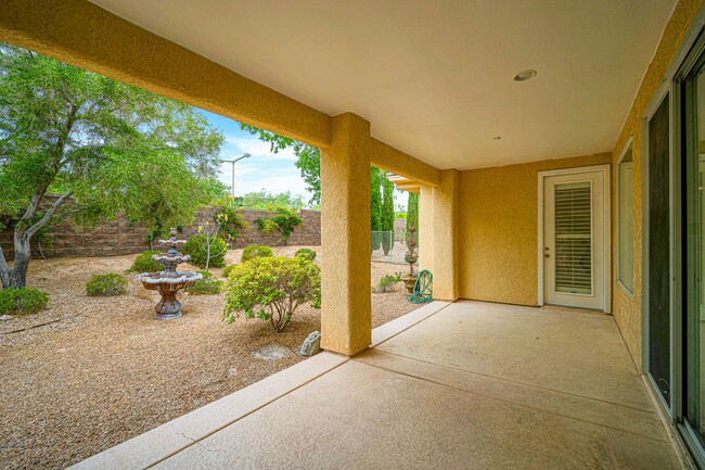 Building Photo - Beautiful Single Story Home in Guard Gated...