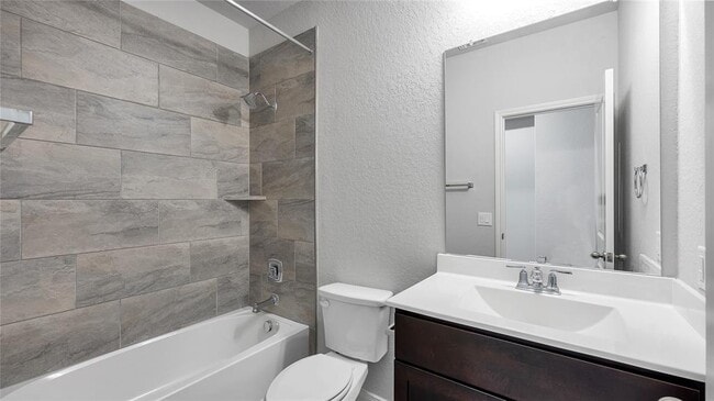 Building Photo - 1941 Colonial Ave