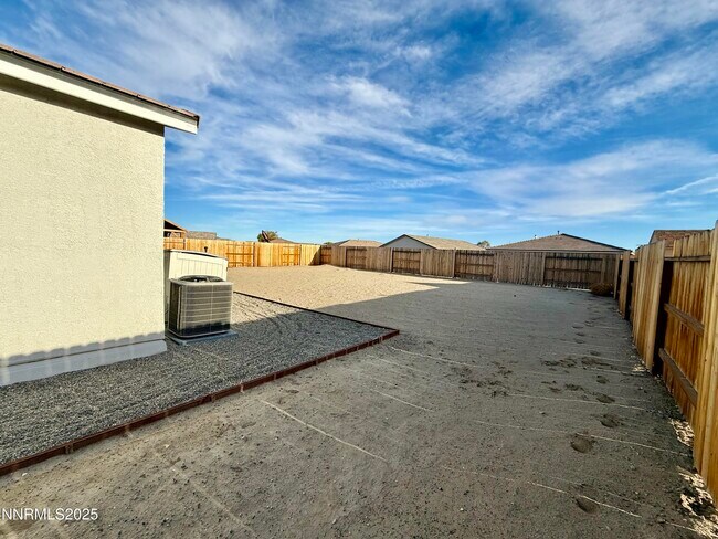 Building Photo - 1154 Alder Dr