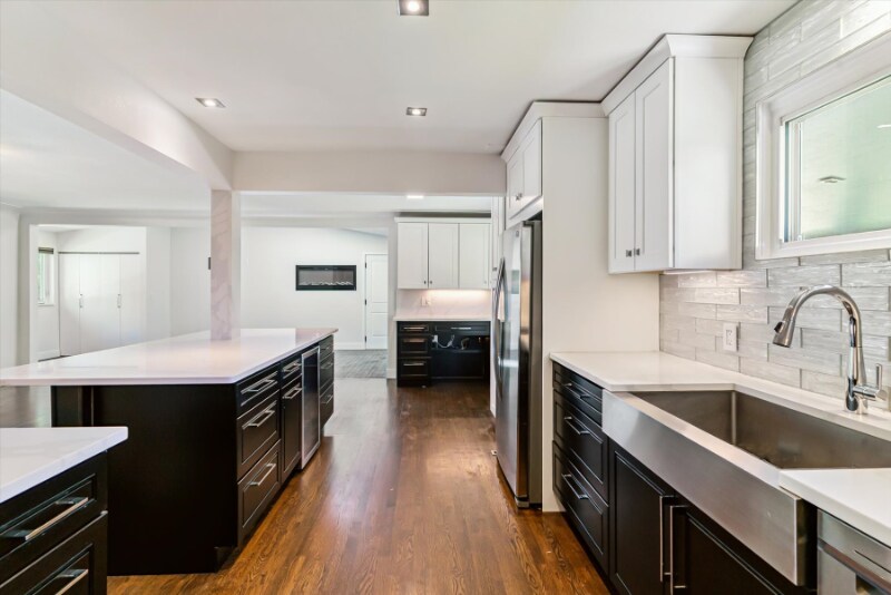 Building Photo - 5480 W Iowa Ave