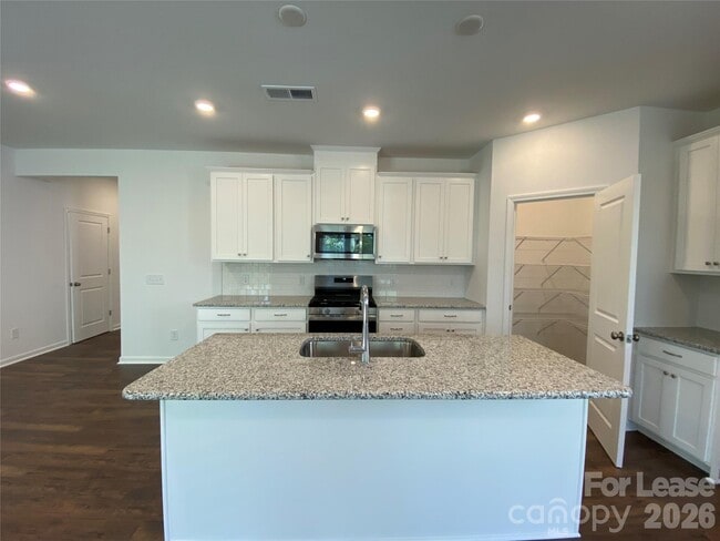 Building Photo - 14057 Lake Home Ln