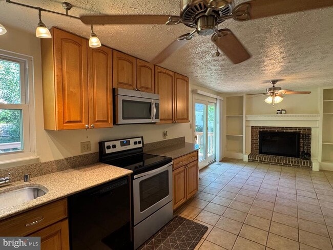 Building Photo - 12827 Framingham Ct