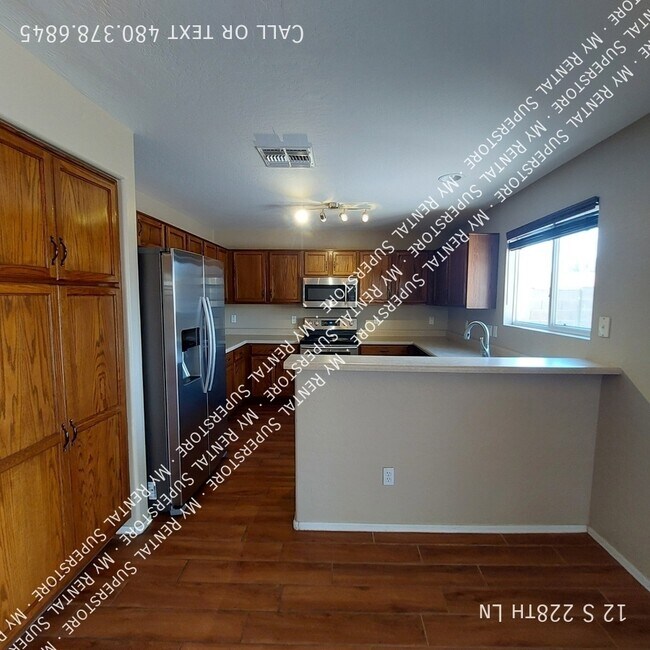 Building Photo - 12 S 228th Ln