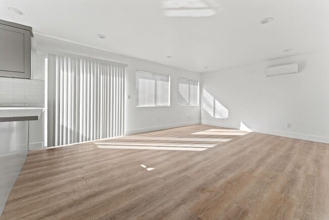 Building Photo - 13615 Glenhaven Dr