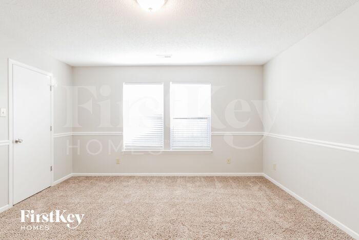Building Photo - 6633 Sonesta Dr