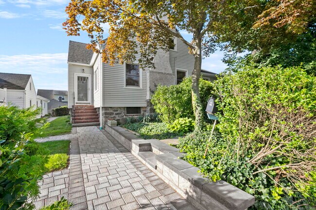 Building Photo - 109 Byram Rd