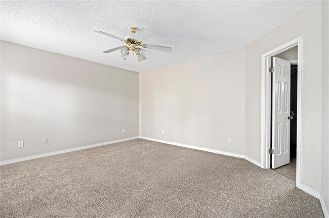 Building Photo - 10020 Silverthorne Ct
