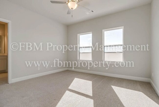 Building Photo - 2109 Layla Dr