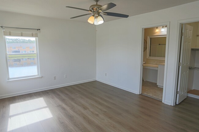 Building Photo - 104 Crete Ct