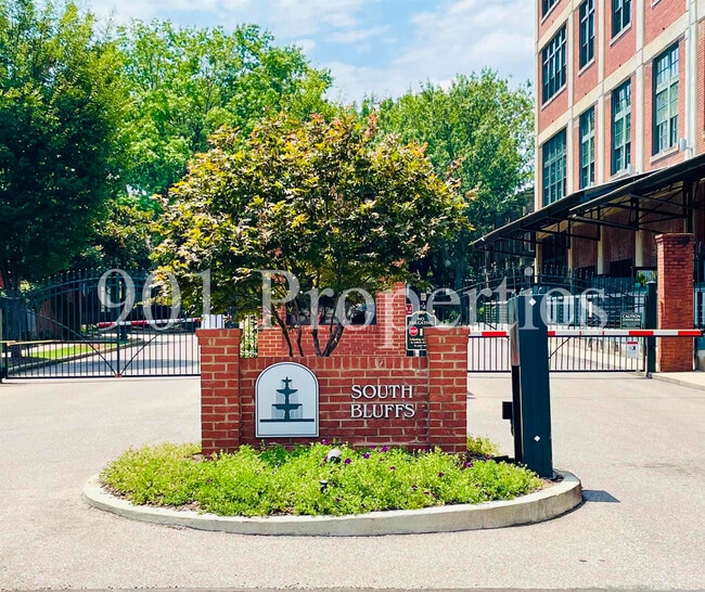 Building Photo - 44 Nottoway Blvd