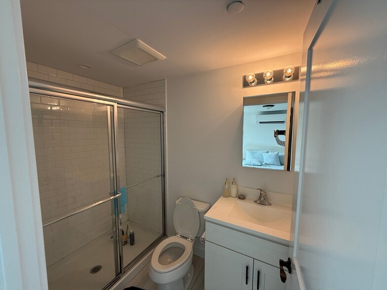 bathroom-2 - 68 Park Ave