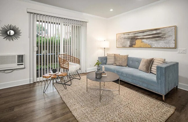 Building Photo - Charming 1-Bed La Jolla Retreat with Utilities Included, In-Unit Laundry & Carport