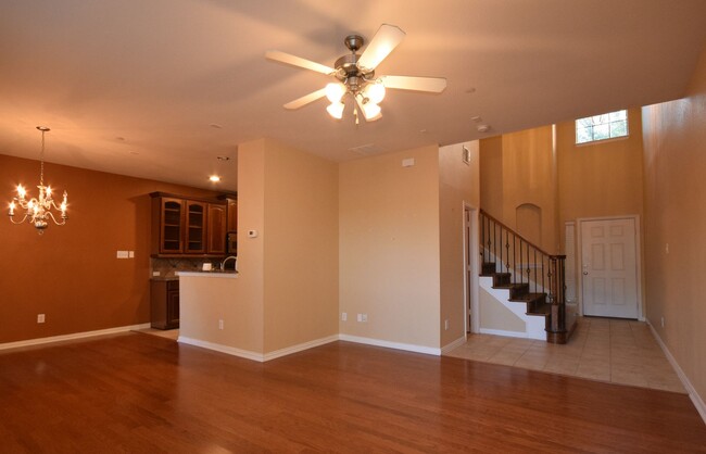 Building Photo - Beautiful 2 bed, 2.5 Bath Townhome in Plano