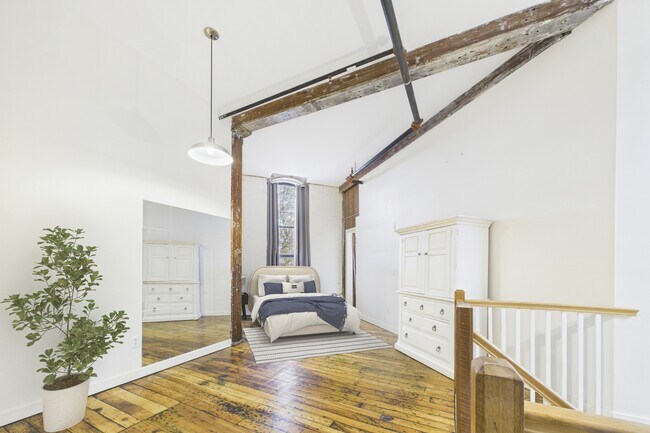 Building Photo - 28 Bayley St