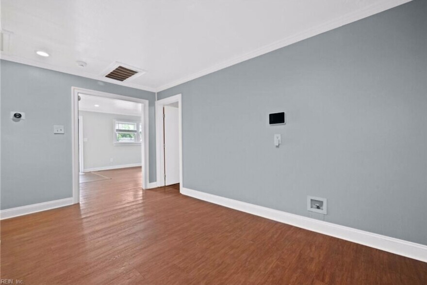 Building Photo - 1012 Carver St