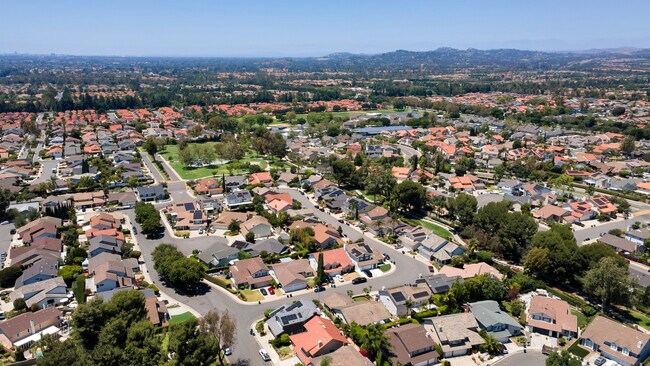 Building Photo - 6 Morris Rd