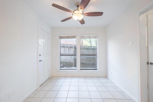 Building Photo - 9348 Highedge Cir
