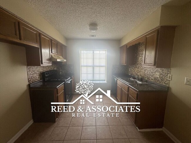 Building Photo - Lovely 3 Bedroom home in Southeast Area