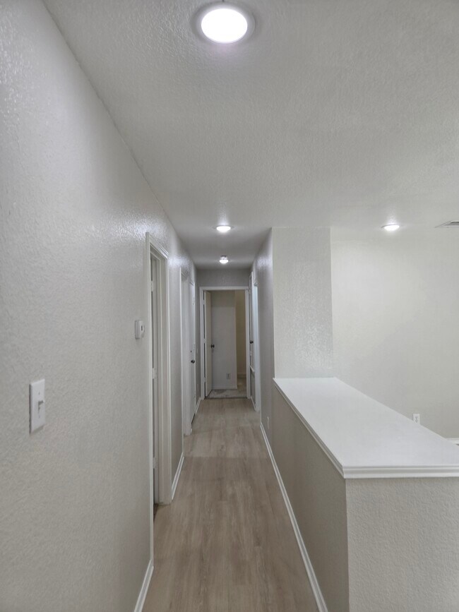 Building Photo - 212 Capistrano Dr