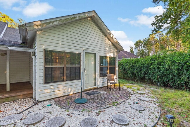 Building Photo - 301 Fairway Blvd