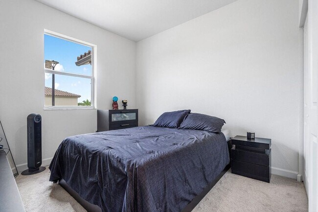 Building Photo - 2781 NW 55th Way