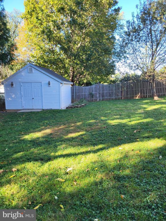 Building Photo - 805 Cattail Ln NE