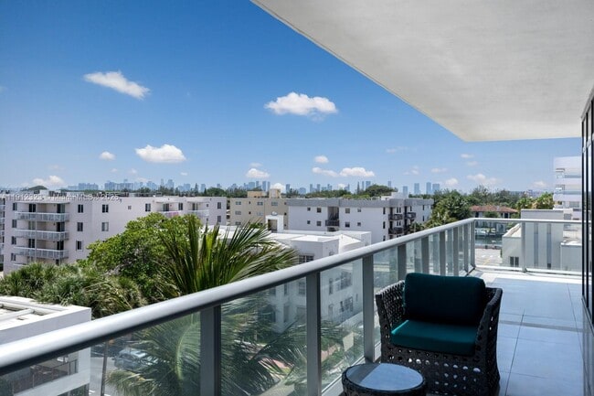 Building Photo - 3737 Collins Ave