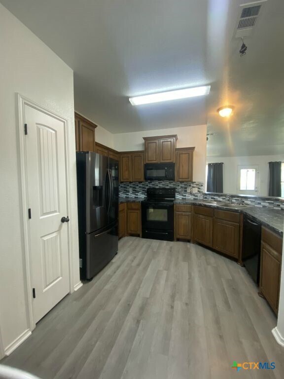Building Photo - 2708 Hector Dr