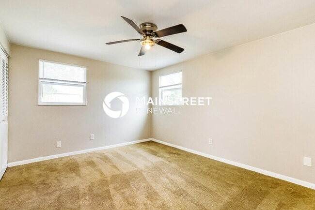 Building Photo - 3 Bedroom Pet-Friendly Home in Deltona, FL with Main Street Renewal