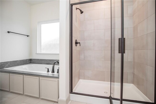 Building Photo - 949 Cook St