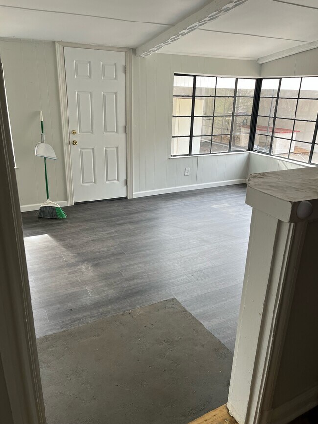 Building Photo - 2227 E 40th St