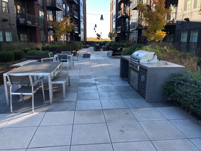 Building Photo - When Style and Location Matter!