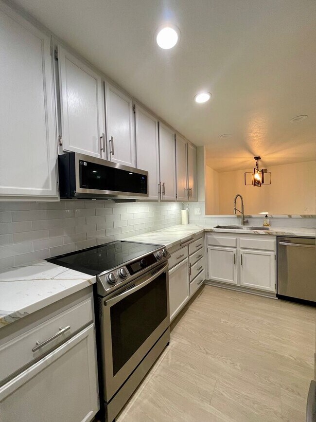 Building Photo - 11517 Fury Ln