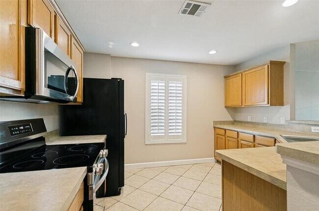 Building Photo - 9932 George Washington Dr