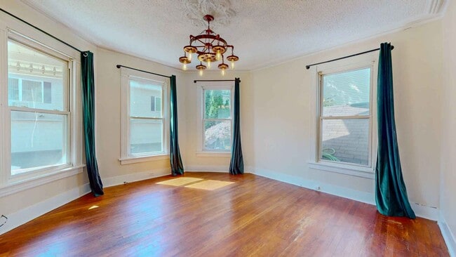 Building Photo - Bright & Spacious 1-Bedroom Apartment