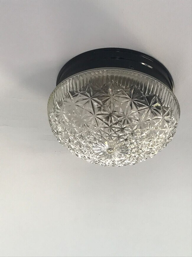 Building Photo - 1001 S 8th St