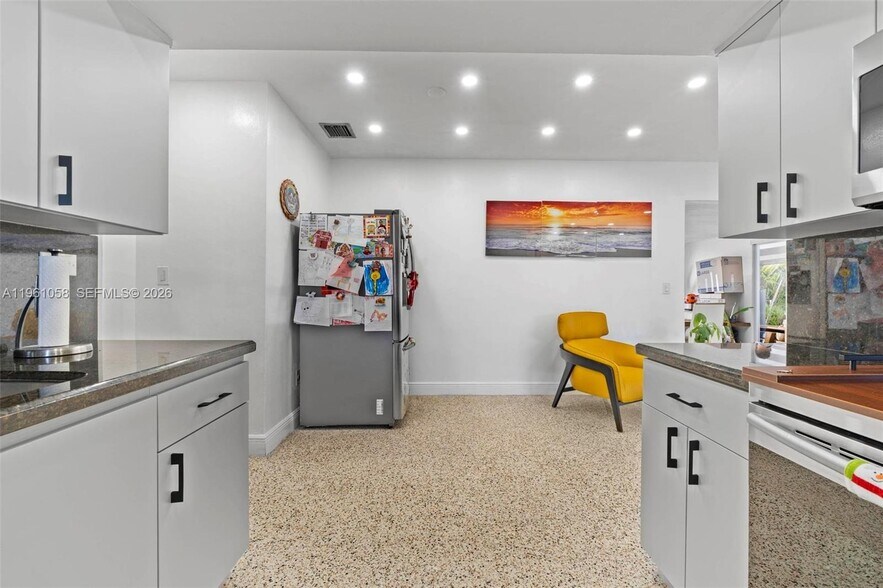 Building Photo - 8300 NW 35th Pl