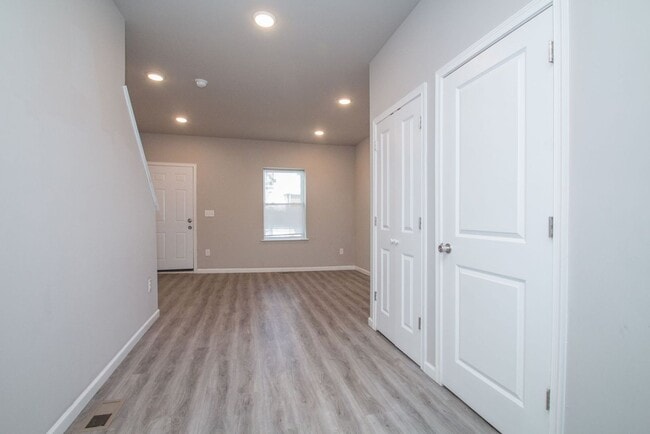 Building Photo - 1419 N Ithan St