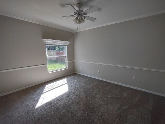 Building Photo - Quail Hollow Upgraded Single Family 4 bedr...