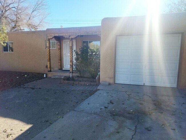 Building Photo - Cozy Home In North Valley