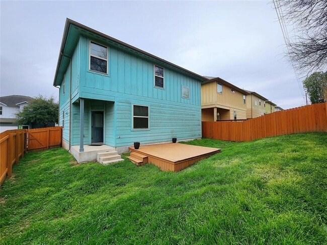 Building Photo - 5921 Red Bud Ridge Ln