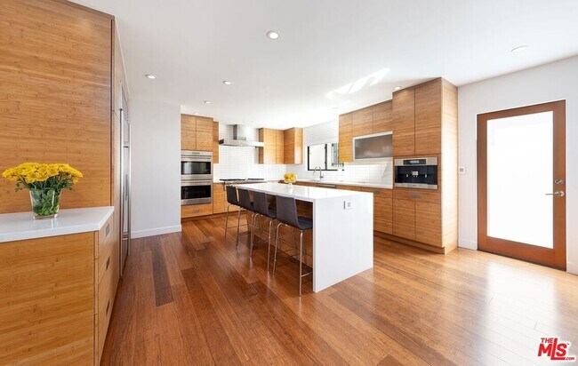 Building Photo - 7826 W 80th St