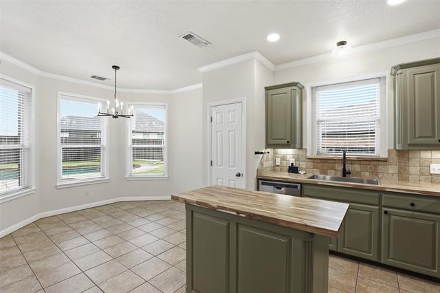 Building Photo - 1404 Chaucer Dr