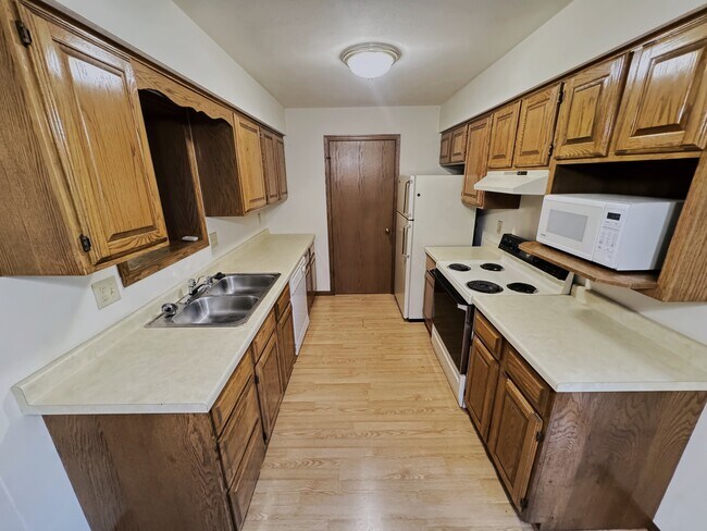 Building Photo - 10 Mesa Ct