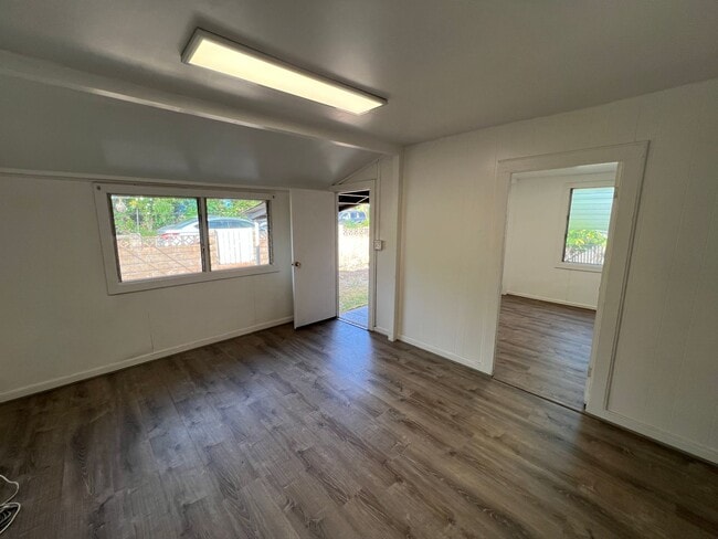 Building Photo - Charming 3-Bedroom Plantation Cottage in K...